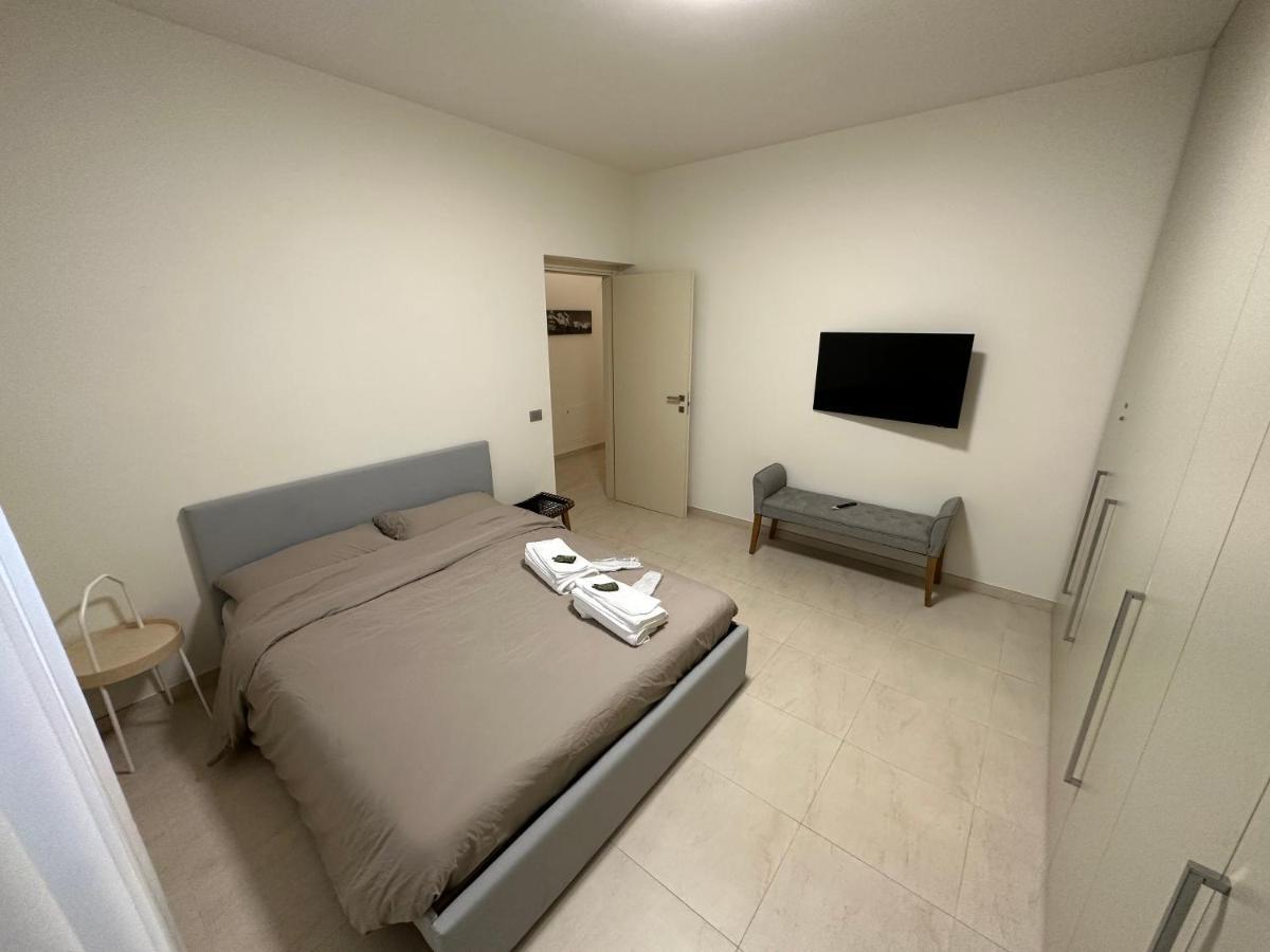 Casavale Elegante Residenza 108 Mq Max 7 Persone Apartment Piacenza Bagian luar foto