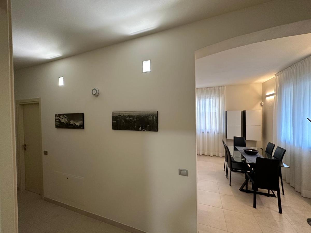 Casavale Elegante Residenza 108 Mq Max 7 Persone Apartment Piacenza Bagian luar foto