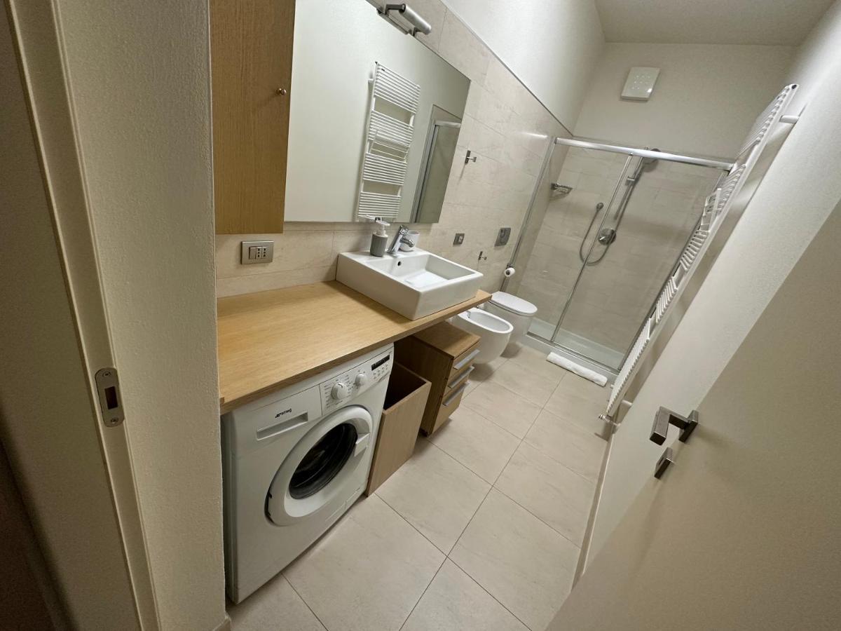 Casavale Elegante Residenza 108 Mq Max 7 Persone Apartment Piacenza Bagian luar foto
