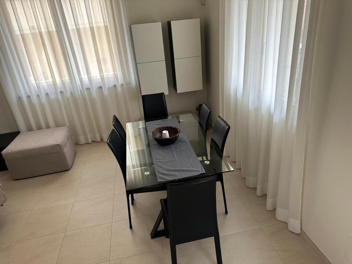 Casavale Elegante Residenza 108 Mq Max 7 Persone Apartment Piacenza Bagian luar foto