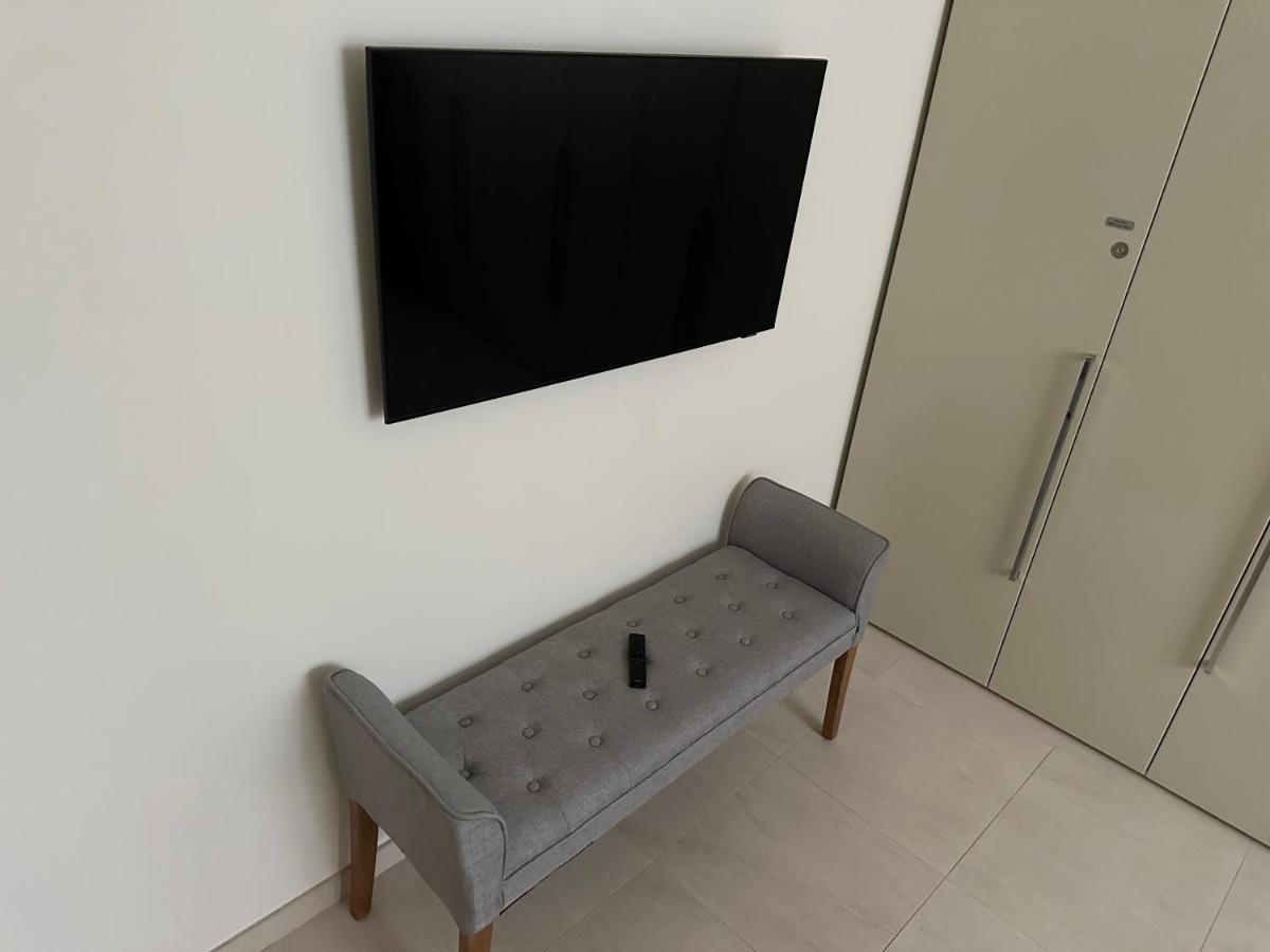 Casavale Elegante Residenza 108 Mq Max 7 Persone Apartment Piacenza Bagian luar foto